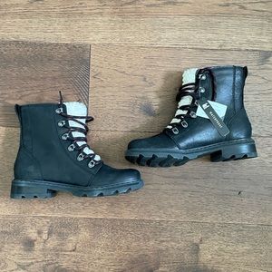 SOREL size 8 Lennox black lace up waterproof boot